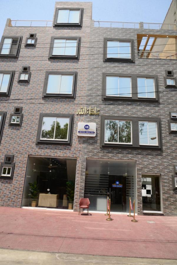 Hotel Deluxe ลาฮอร์ ภายนอก รูปภาพ