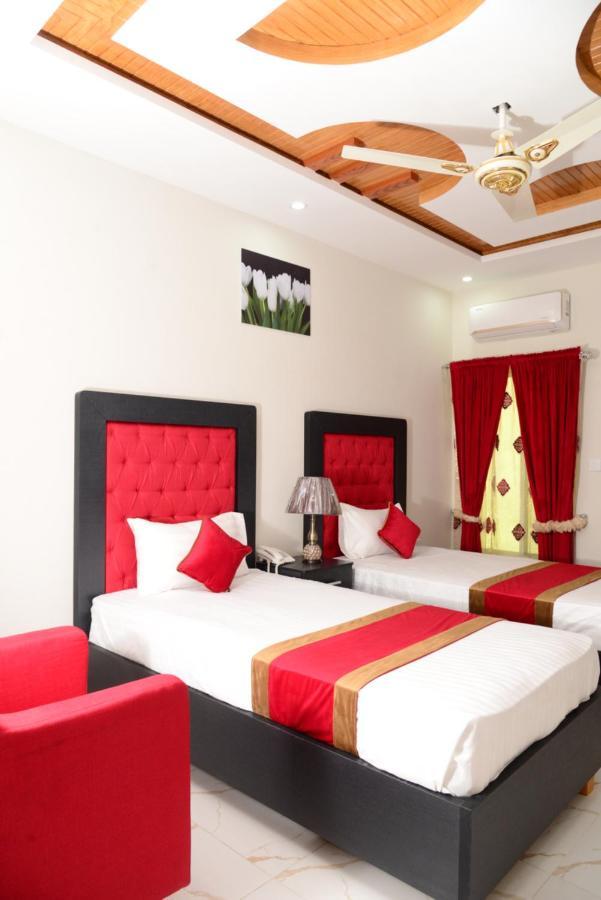 Hotel Deluxe ลาฮอร์ ภายนอก รูปภาพ