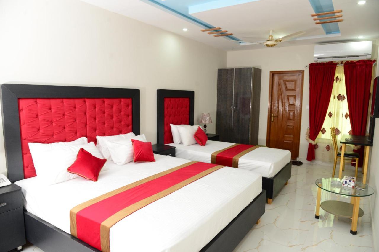 Hotel Deluxe ลาฮอร์ ภายนอก รูปภาพ