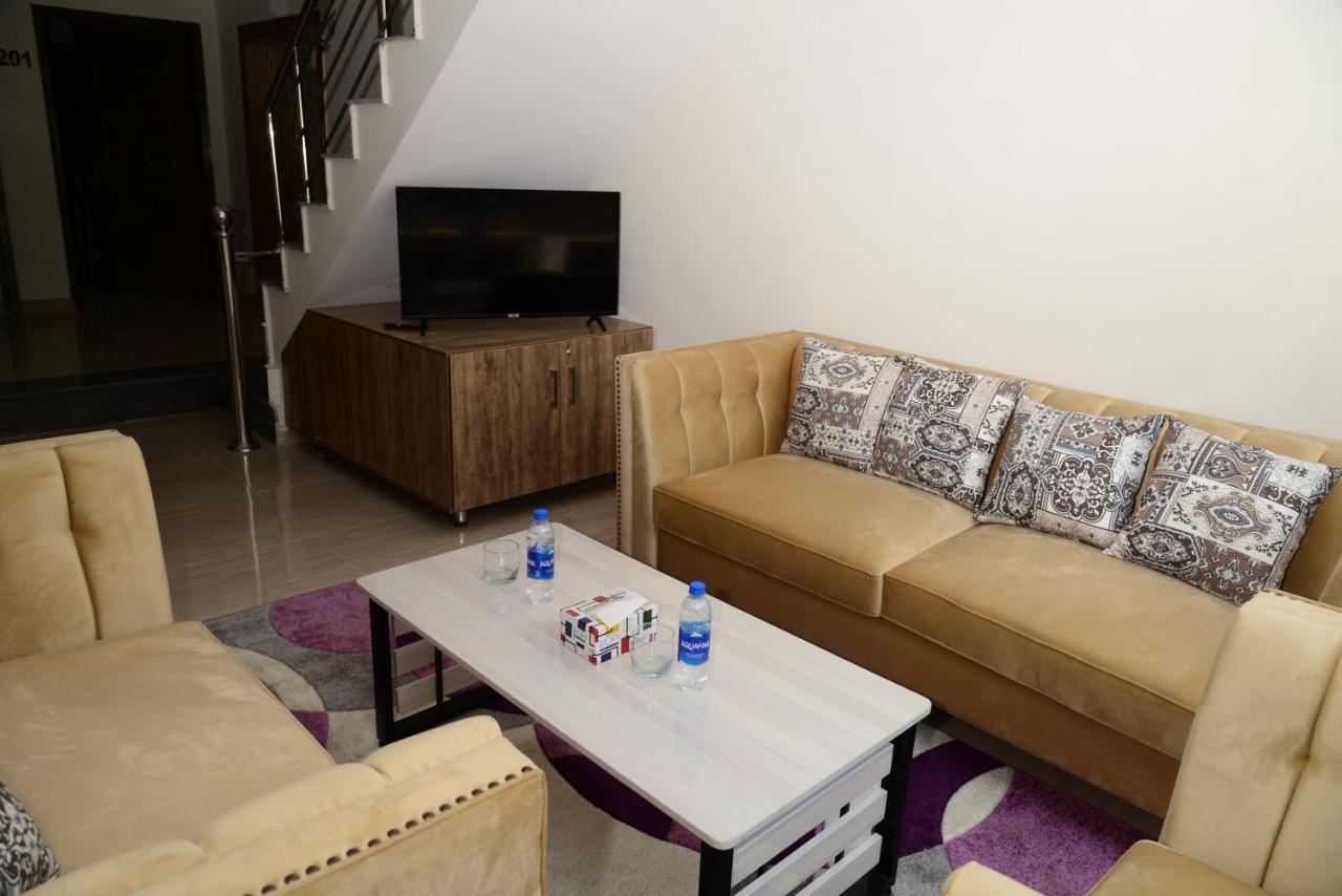 Hotel Deluxe ลาฮอร์ ภายนอก รูปภาพ