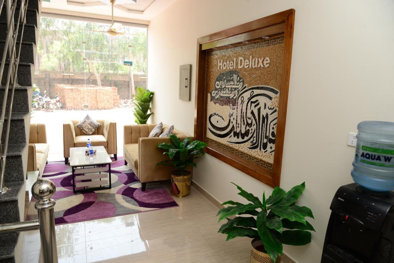 Hotel Deluxe ลาฮอร์ ภายนอก รูปภาพ