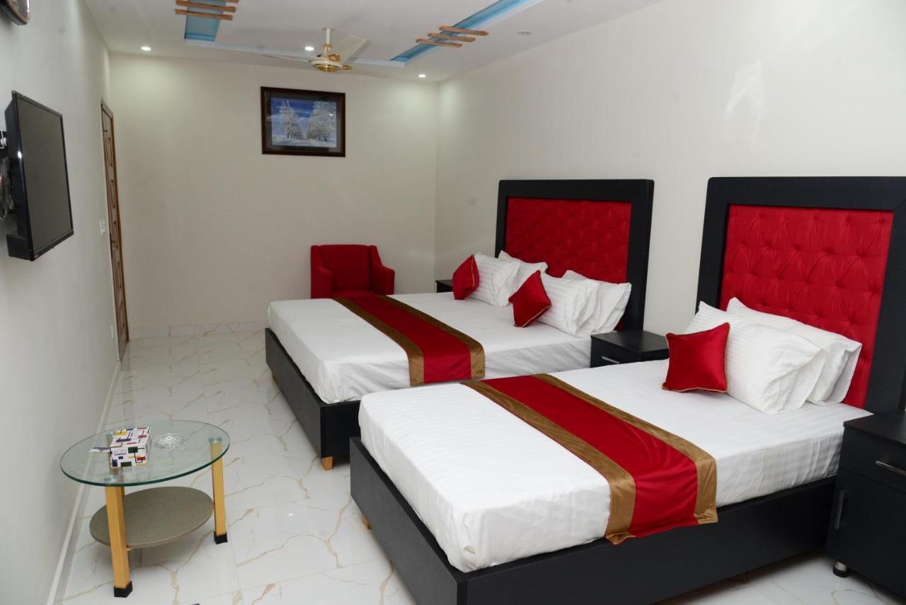 Hotel Deluxe ลาฮอร์ ภายนอก รูปภาพ